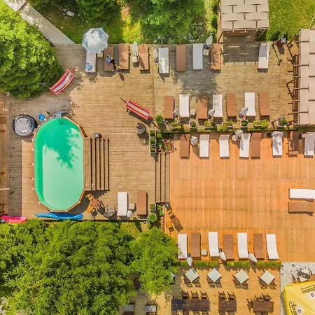 فندق Mura With & Hot Swimming Pool بوروفتس
