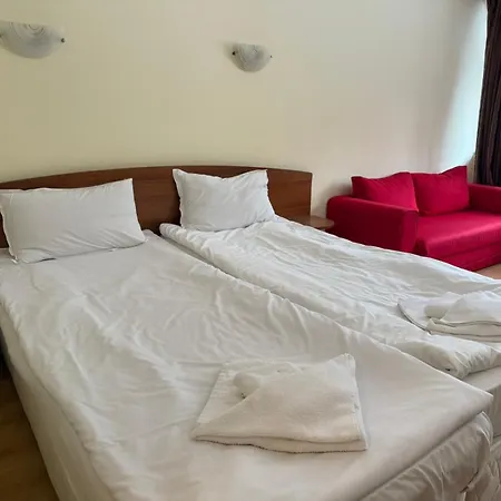 Hotel Mura With & Hot Swimming Pool