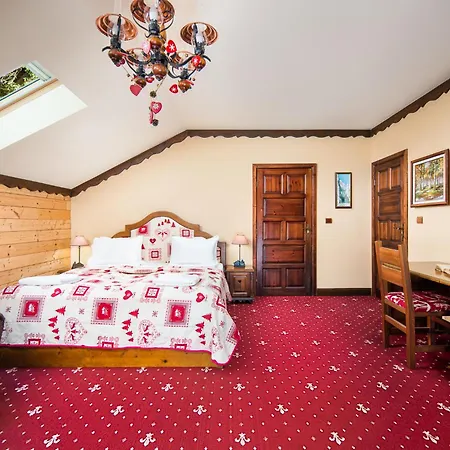 Mura With & Hot Swimming Pool Hotel
