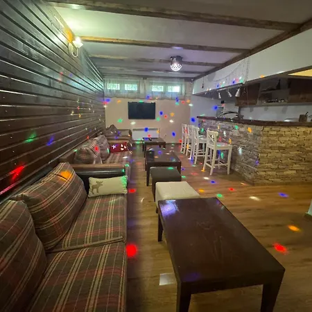 ホテル Mura With & Hot Swimming Pool ボロヴェッツ
