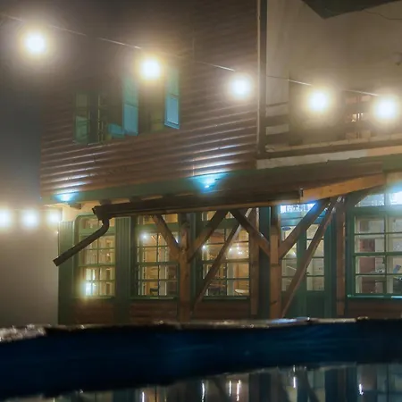 Mura With & Hot Swimming Pool * ボロヴェッツ