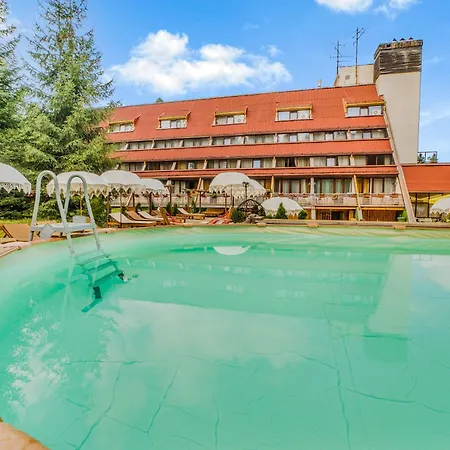 Mura With & Hot Swimming Pool Hotel *