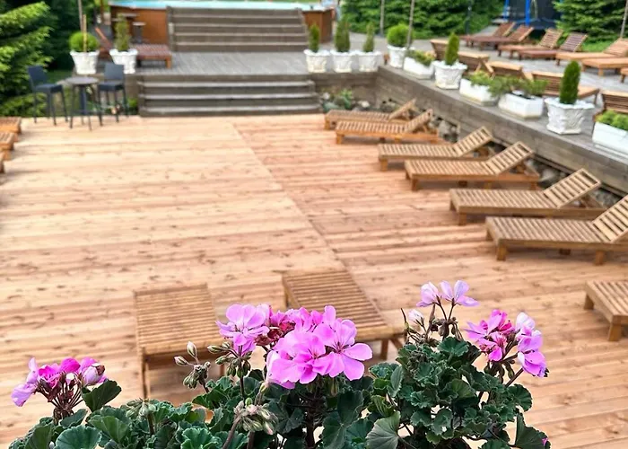 Mura With & Hot Swimming Pool Hotel *